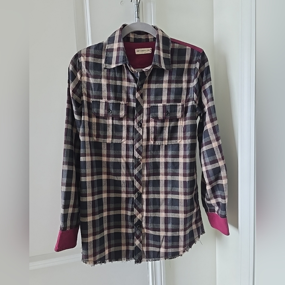 Artisan De Lux Button Up top Plaid Size Small